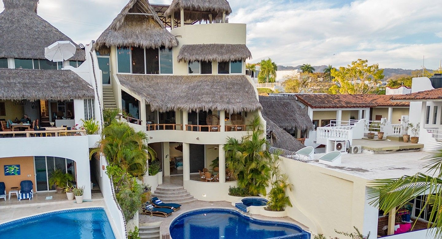 Casa Beach Front House for sale in La Cruz de Huanacaxtle. Image property of MLS Vallarta ©