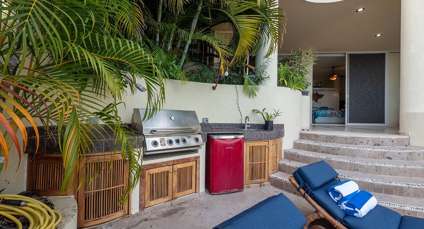 Casa Beach Front House for sale in La Cruz de Huanacaxtle. Image property of MLS Vallarta ©